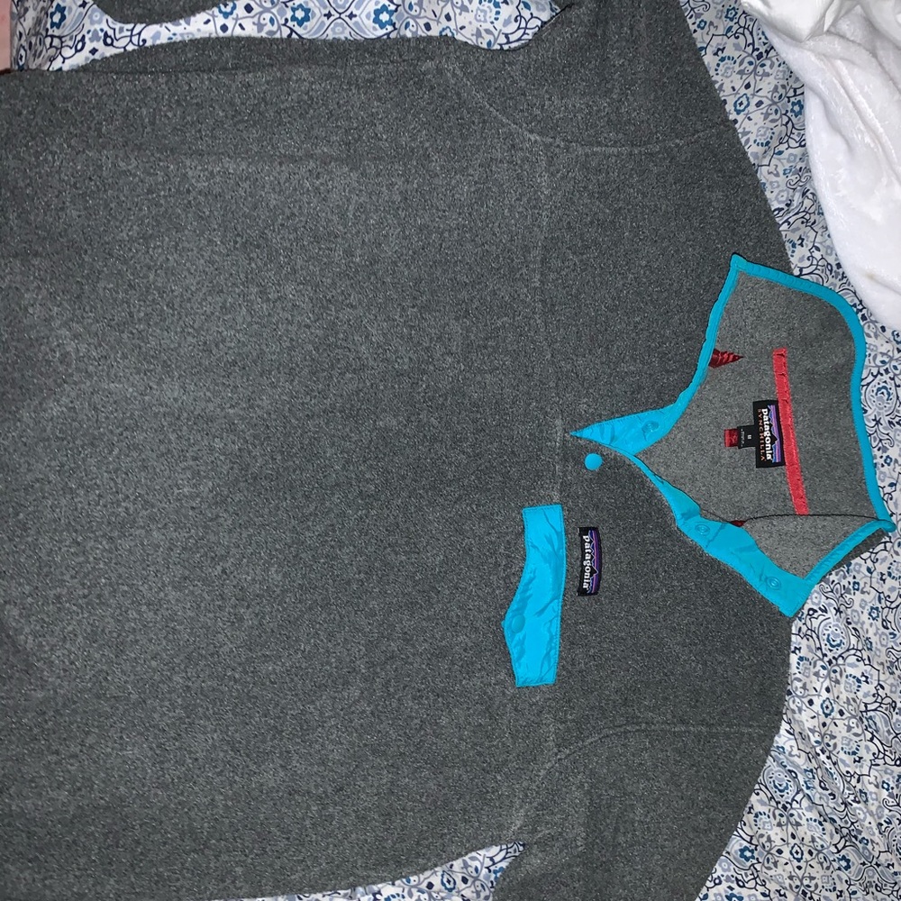 Patagonia Women’s Lightweight Fleece Pullover